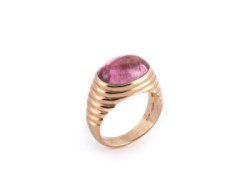 Bulgari, anello in oro e tormalina rosa, 1970 ca